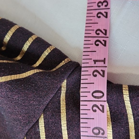 Under Armour Loose Cowlneck sweatshirt. Size M - Picture 6 of 7